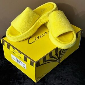 New Sam Edelman Circus NY Renata Yellow Slides Size 9 Latasha Flatform Mules